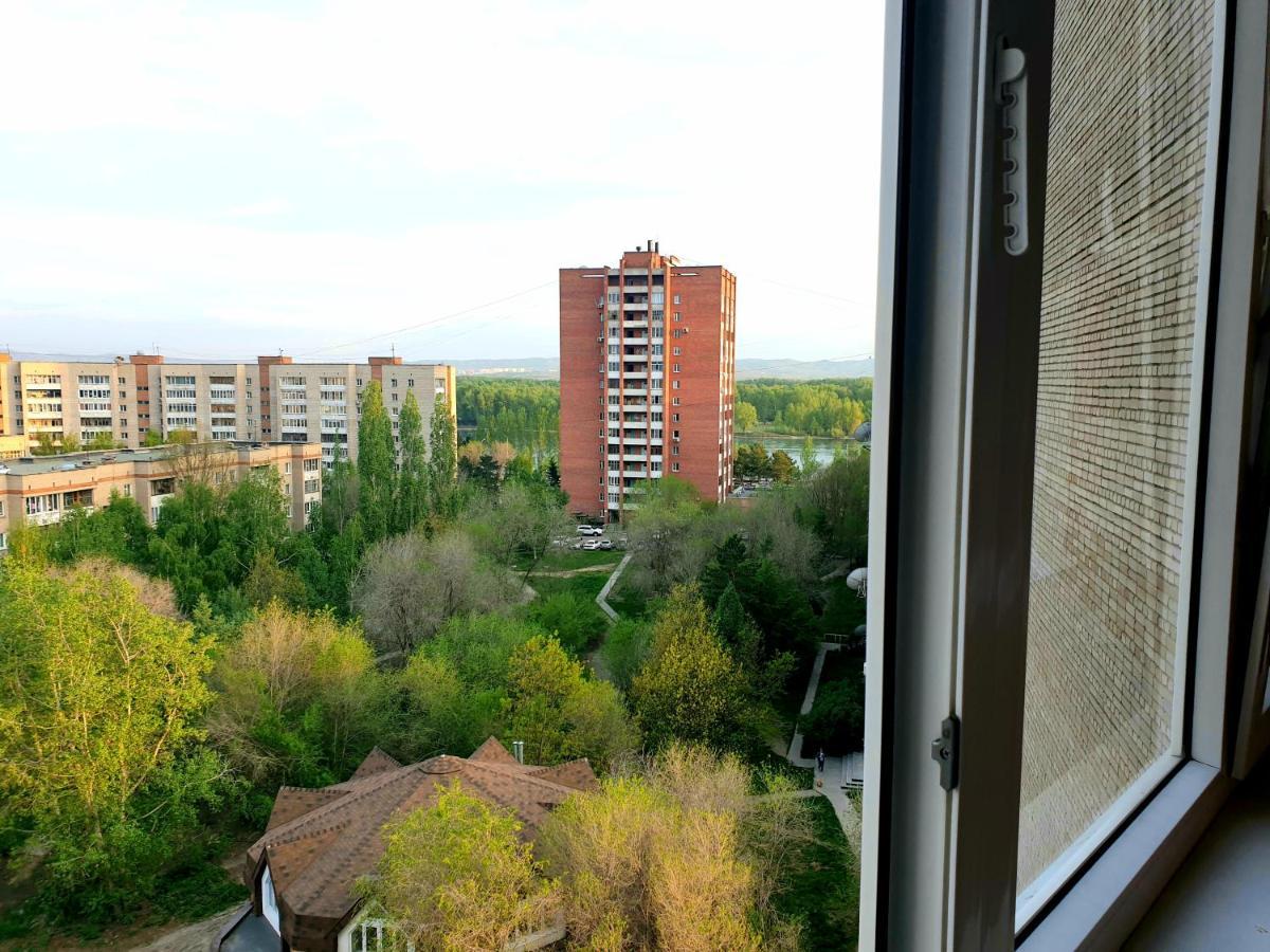 Apartment На Стрелке С Красивым Видом На Иртыш Ustʼ-Kamenogorsk Dış mekan fotoğraf