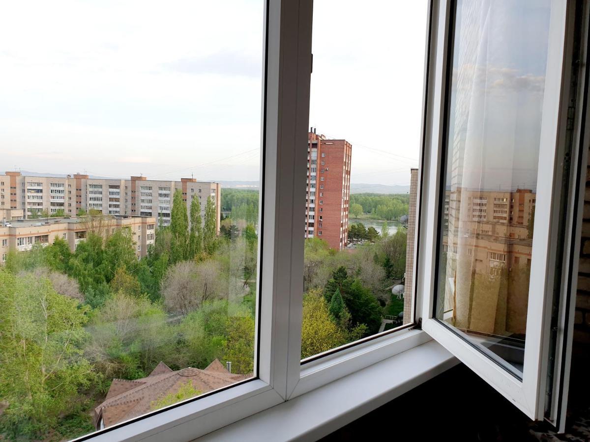 Apartment На Стрелке С Красивым Видом На Иртыш Ustʼ-Kamenogorsk Dış mekan fotoğraf